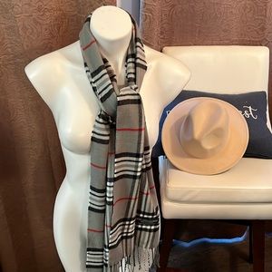 %100 Cashmere Scarf!
